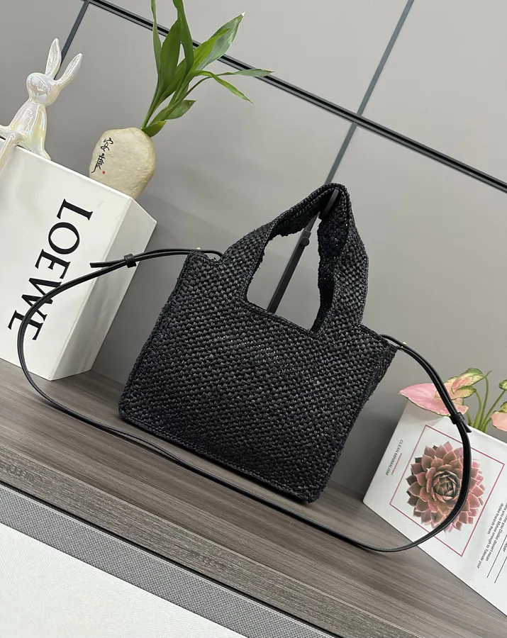 LOE*WE Font Tote Small Size