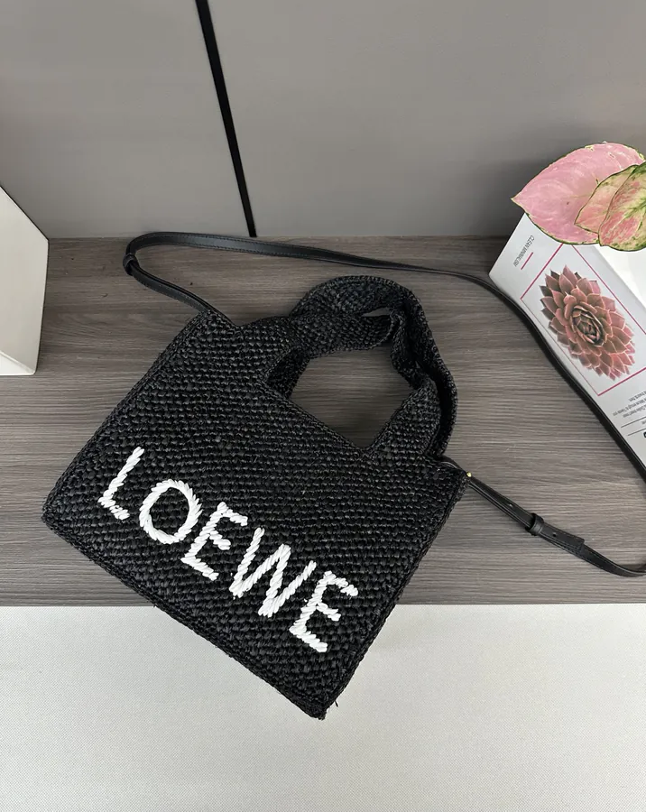 LOE*WE Font Tote Small Size