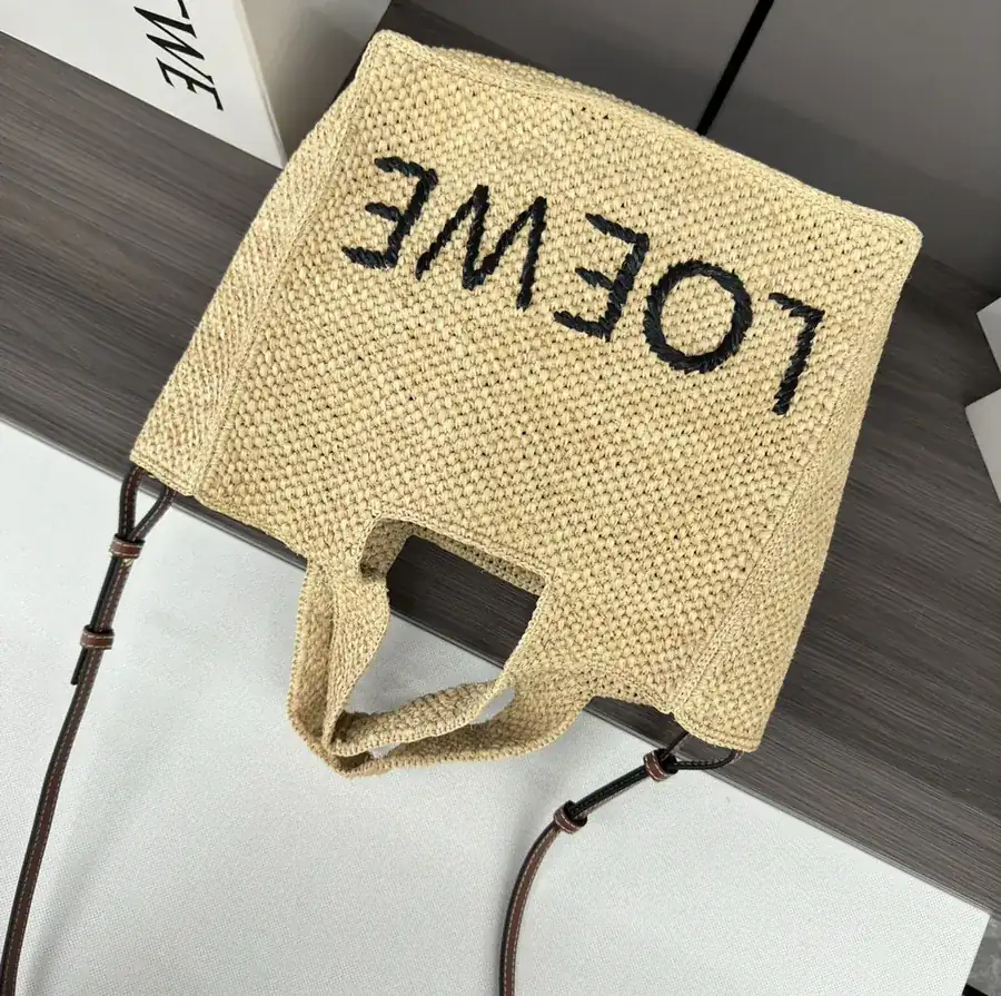 LOE*WE Font Tote Medium Size