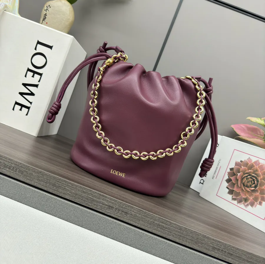 Flamenco Purse Bucket Bag in Soft Nappa Leather