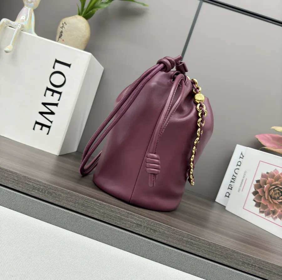 Flamenco Purse Bucket Bag in Soft Nappa Leather