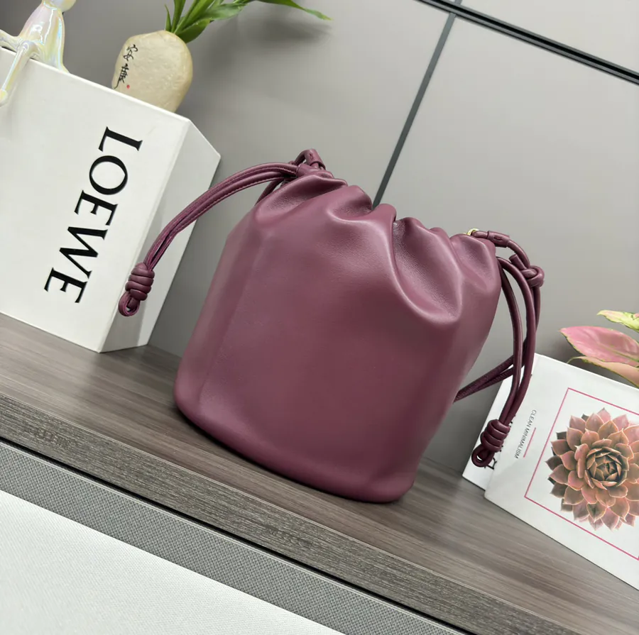 Flamenco Purse Bucket Bag in Soft Nappa Leather