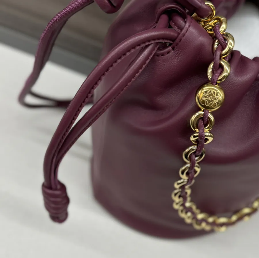 Flamenco Purse Bucket Bag in Soft Nappa Leather