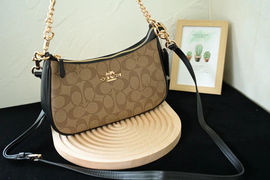 CA548 Ice Glaciers White Bucket Bag