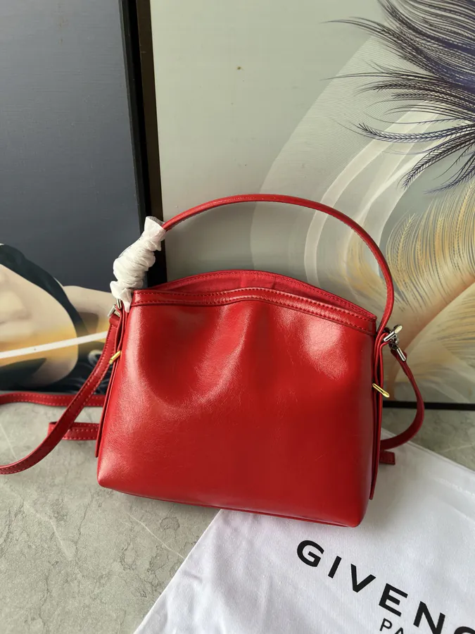 Givenc*y Voyou Detachable Strap Metal Clasp Crossbody Bag