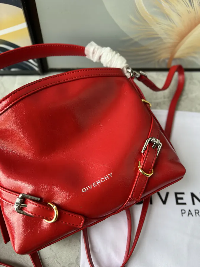 Givenc*y Voyou Detachable Strap Metal Clasp Crossbody Bag