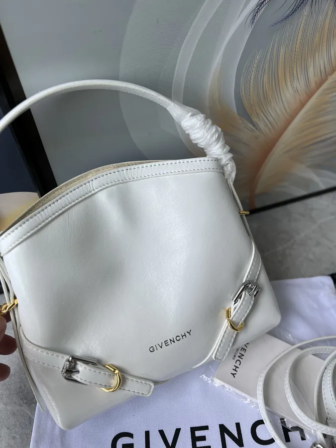 Givenc*y Voyou Detachable Strap Metal Clasp Bucket Bag