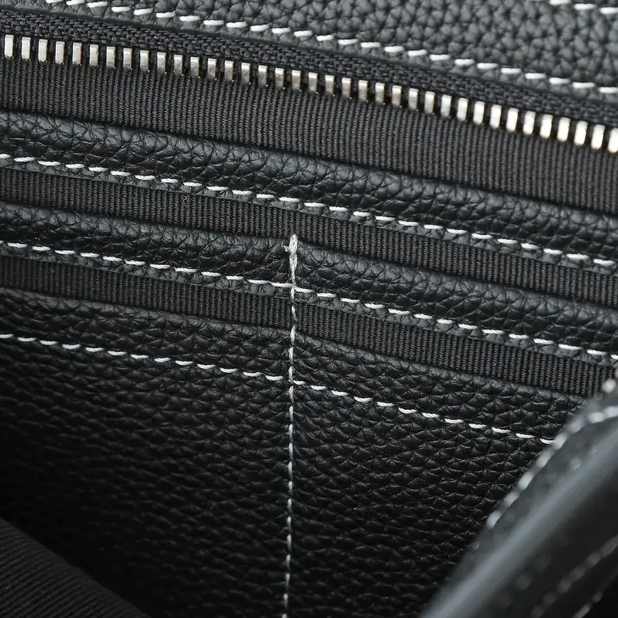 A5 Triangular Tote in Black Grained Calfskin