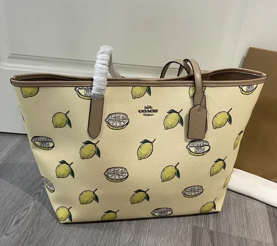 Coa*h CAL76 Summer Fruit Tote Bag