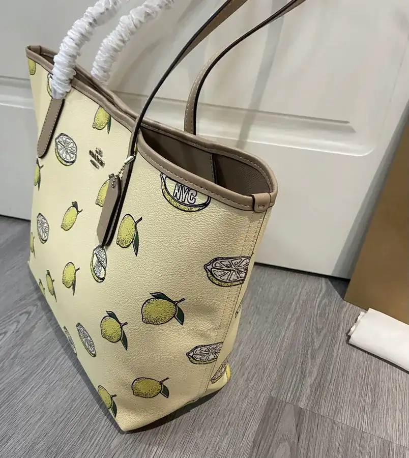 Coa*h CAL76 Summer Fruit Tote Bag