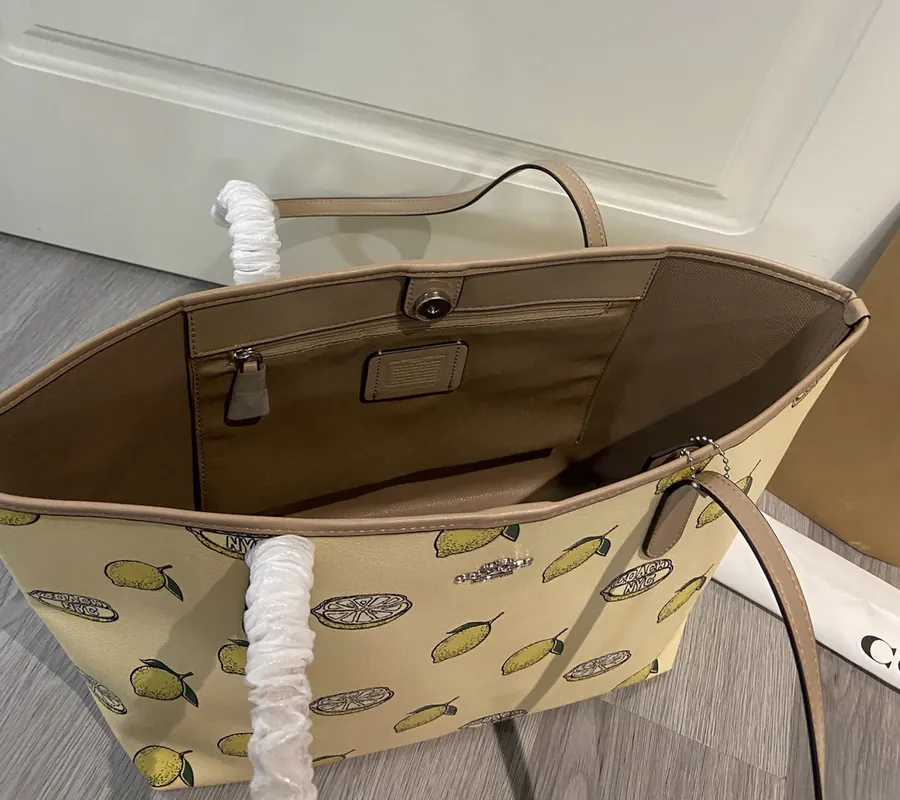 Coa*h CAL76 Summer Fruit Tote Bag