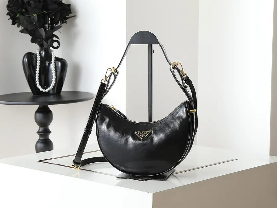 Moon Handbag in Oil Cured Leather