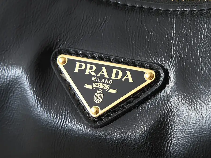 Moon Handbag in Oil Cured Leather