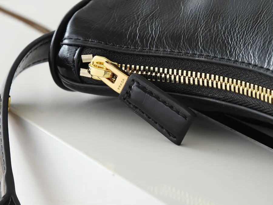 Moon Handbag in Oil Cured Leather