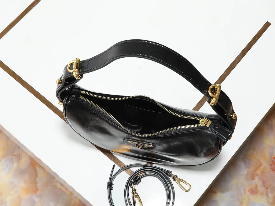 Moon Handbag in Oil Cured Leather