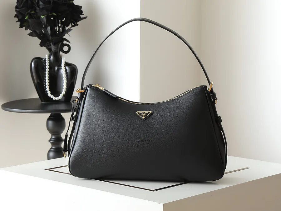 Aimee Crossbody Bag Minimalist Design, Grained Calfskin