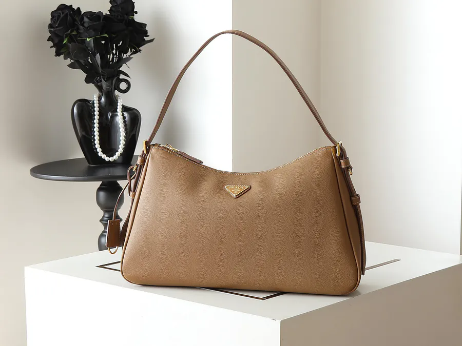 Aimee Crossbody Bag Minimalist Design, Grained Calfskin
