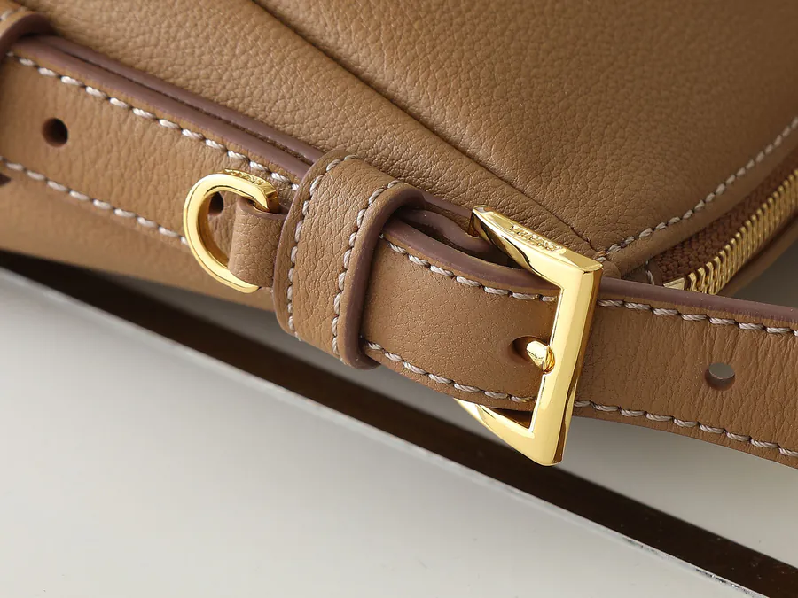 Aimee Crossbody Bag Minimalist Design, Grained Calfskin
