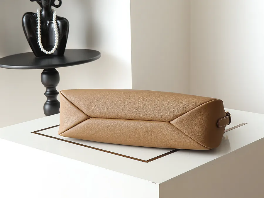 Aimee Crossbody Bag Minimalist Design, Grained Calfskin