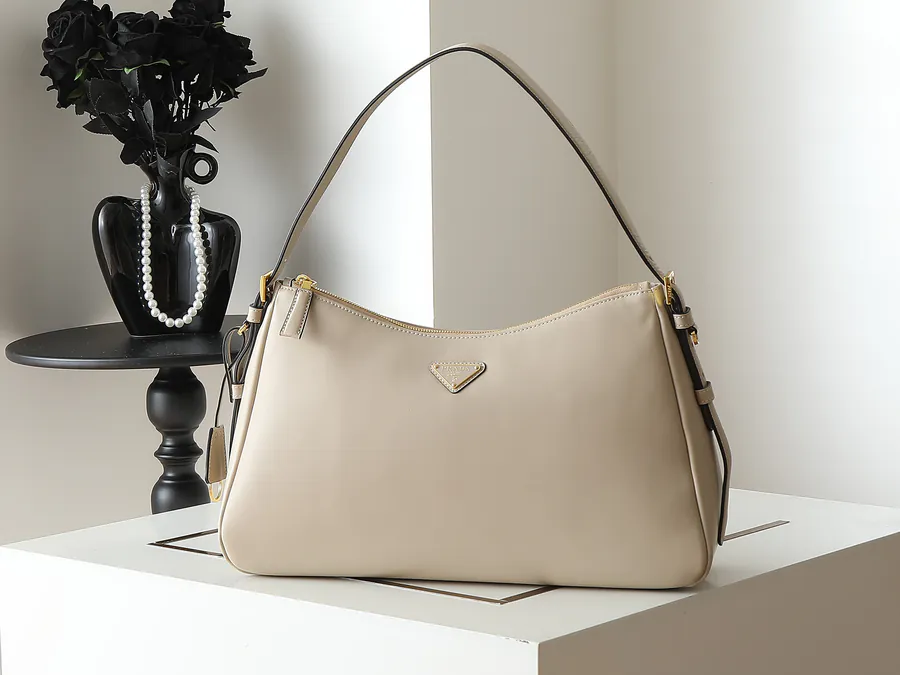 Aimee Crossbody Bag Simple Design, Grained Calfskin