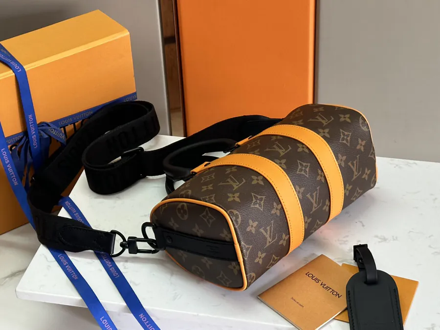 Louis Vuitton Keepall Bandoulière 25 Handbag