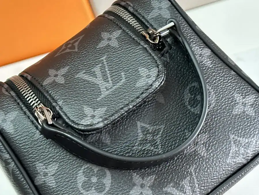 Loer Do Kit Monogram Eipse Canvas Cosmetic Bag