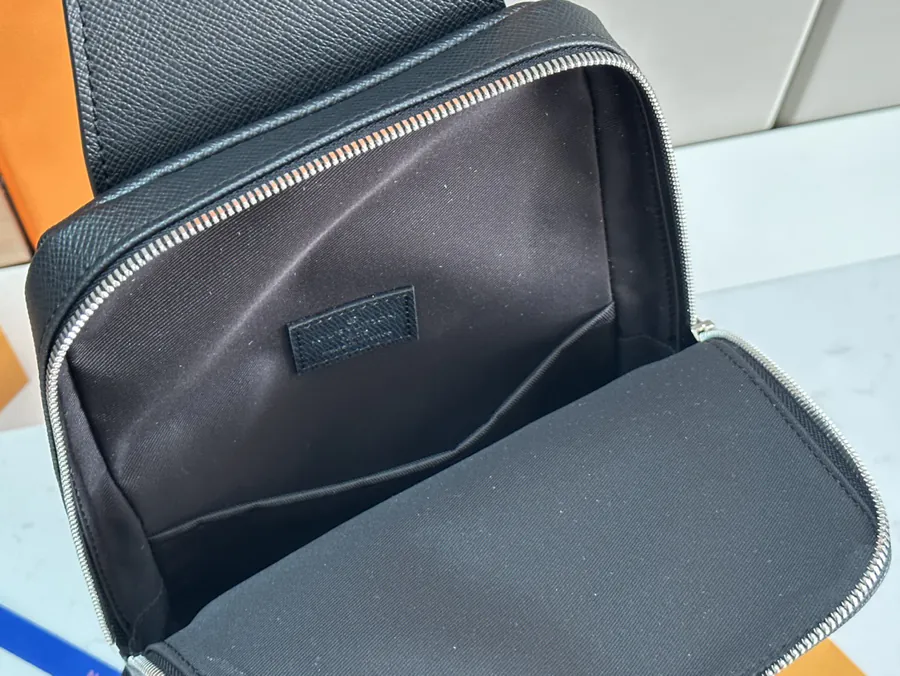 Avenue Handbag Premium Original, Trendy Shoulder Bag with Grained Calfskin