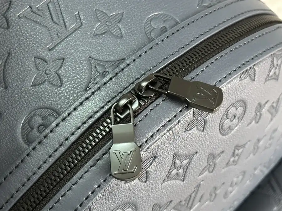 Discovery Small Backpack in Monogram Shadow