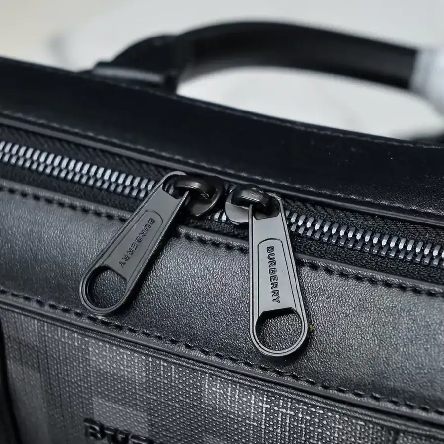 Burberry 250 Model Men's Bag Premium Quality with Multiple Compartments