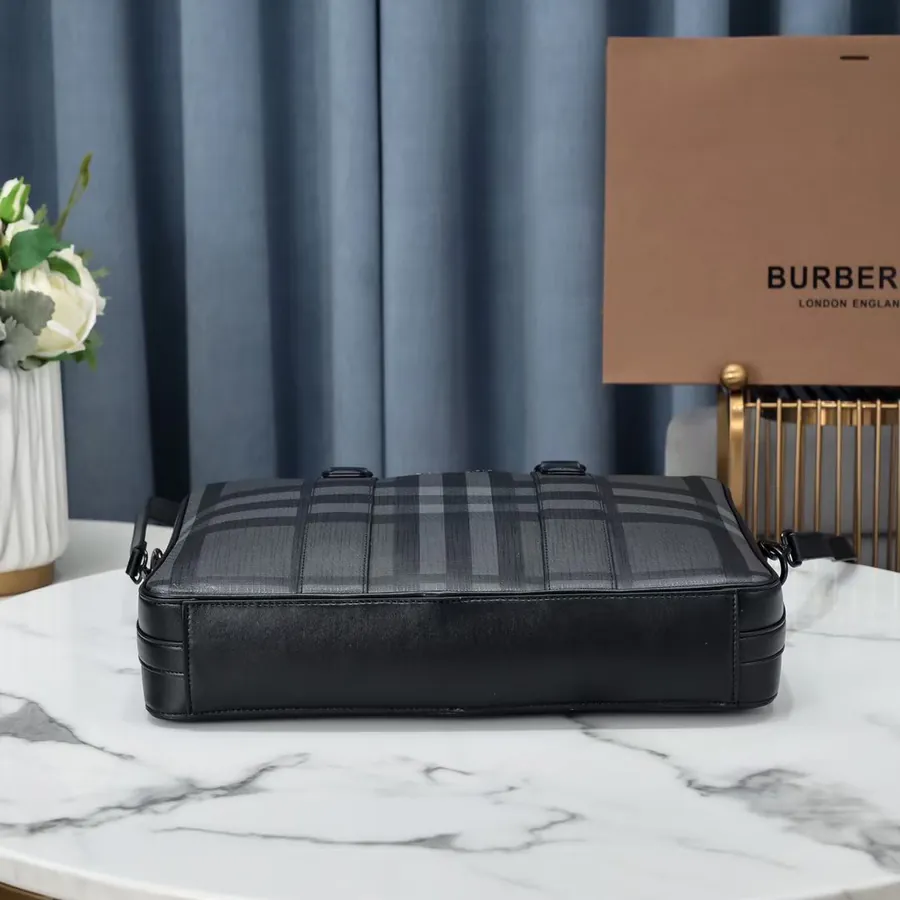 Burberry 250 Model Men's Bag Premium Quality with Multiple Compartments