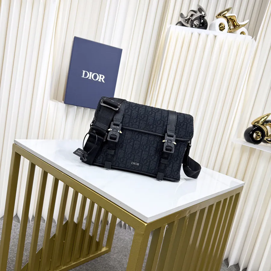 Hit The Road Flip Messenger Bag Premium Leather, Vintage Style