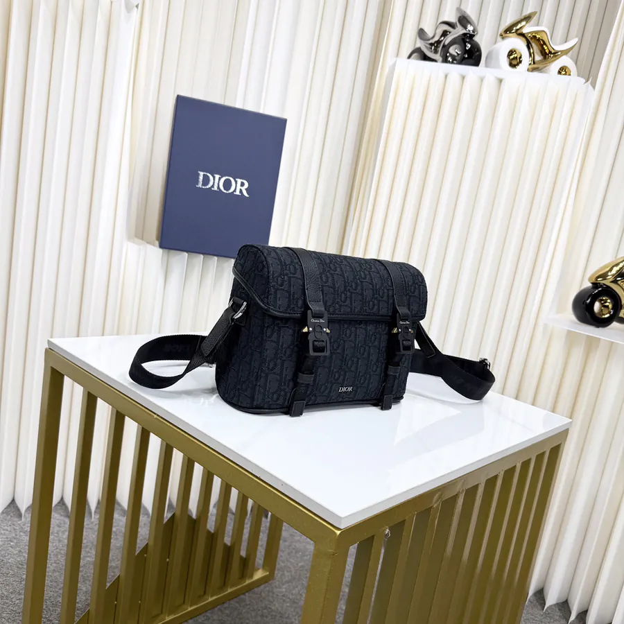 Hit The Road Flip Messenger Bag Premium Leather, Vintage Style