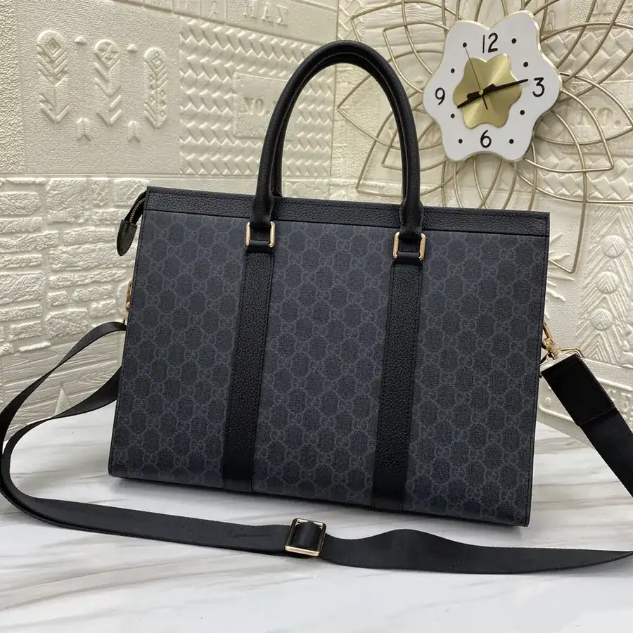 G Family New Bestseller Men's Briefcase, Premium Leather with Clear Grain and Excellent Shine