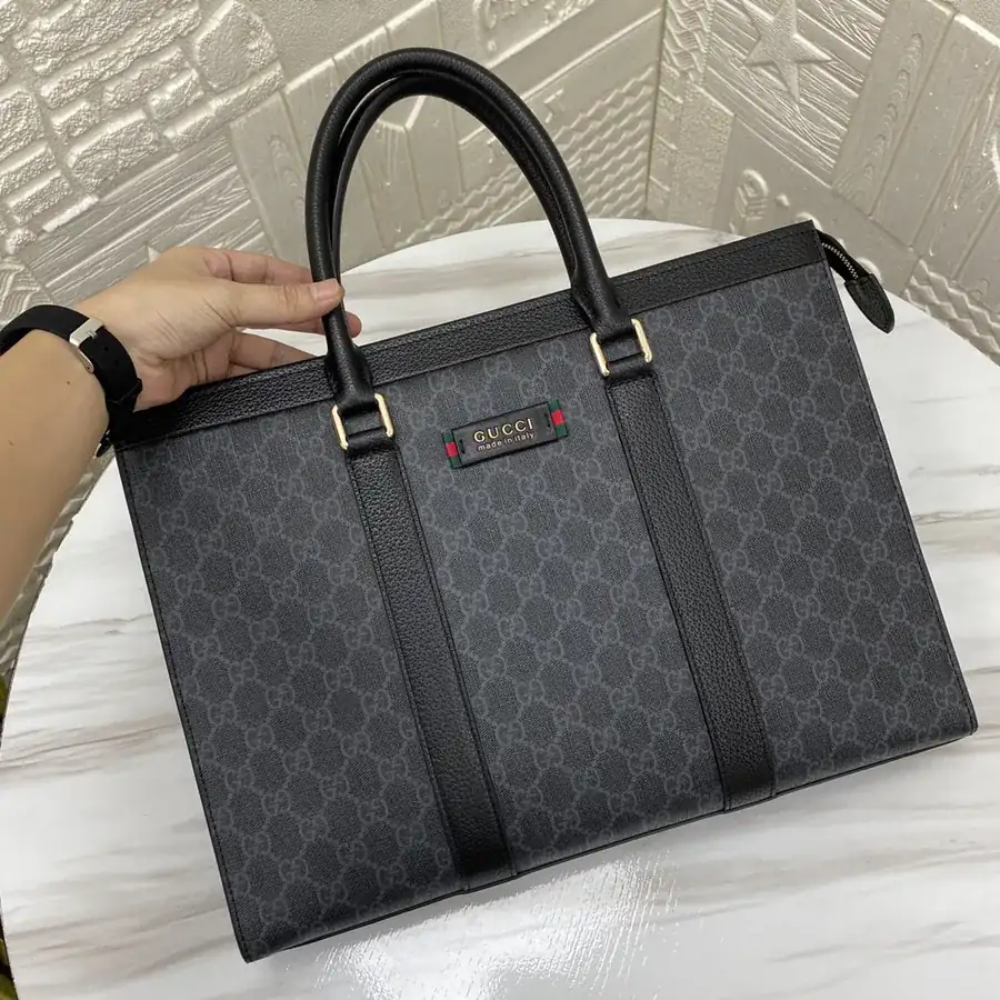 G Family New Bestseller Men's Briefcase, Premium Leather with Clear Grain and Excellent Shine