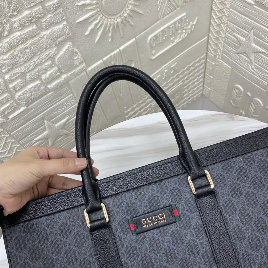 G Family New Bestseller Men's Briefcase, Premium Leather with Clear Grain and Excellent Shine