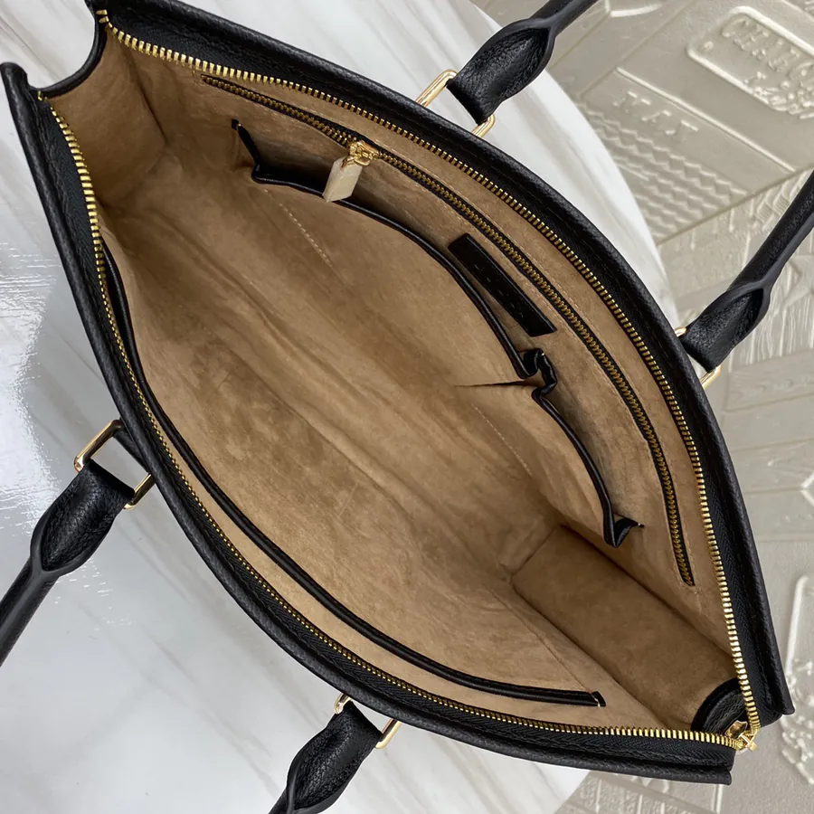 G Family New Bestseller Men's Briefcase, Premium Leather with Clear Grain and Excellent Shine