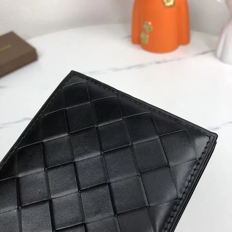 B180Bv Handcrafted Wallet in Grained Calfskin