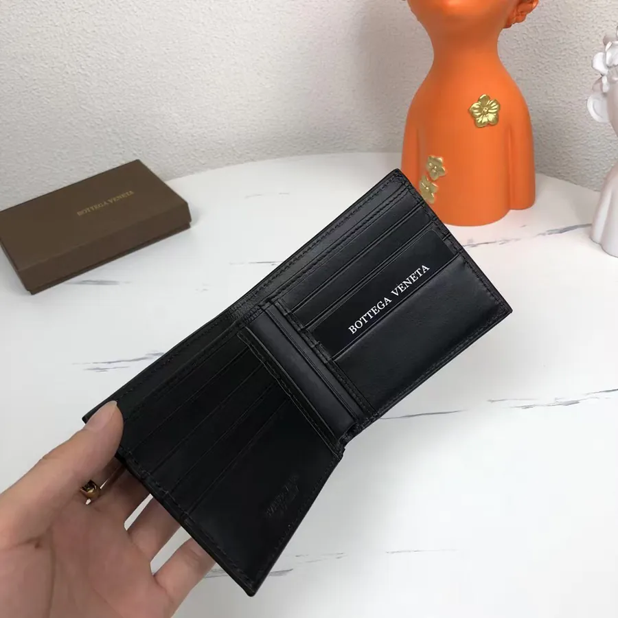 B180Bv Handcrafted Wallet in Grained Calfskin