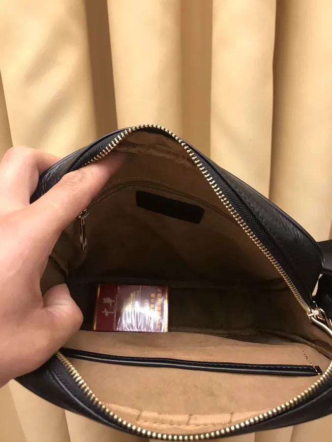 2022 New Fanjia Crossbody Bag, Italian Calfskin, Practical with Zippered Pockets