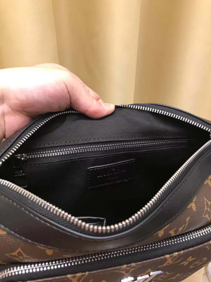 V Brand New Arrival Bucket Bag with Classic Monogram Design