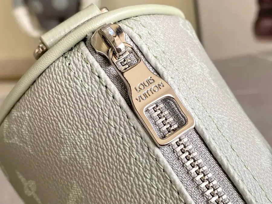 Louis Vuitton Keepall 25 Pillow Bag