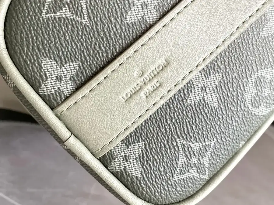 Louis Vuitton Keepall 25 Pillow Bag
