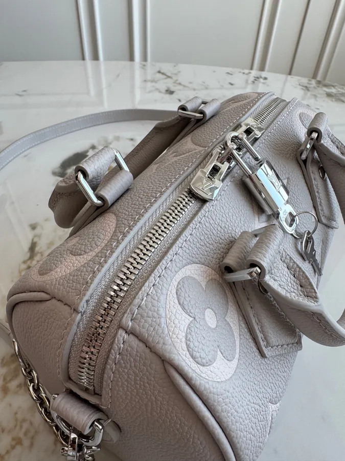 LV Speedy Bandoulière 20 in Monogram Empreinte Leather