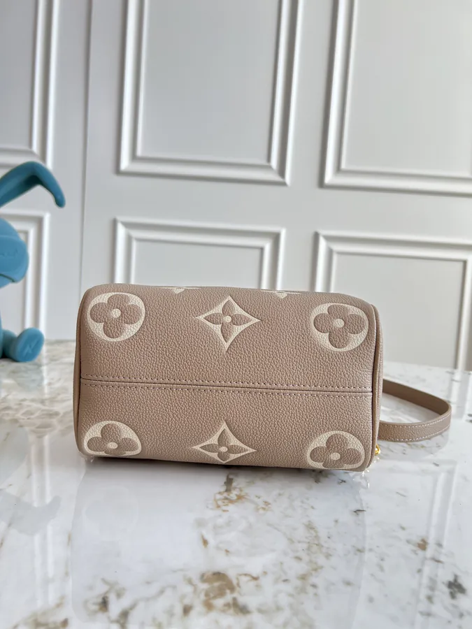 LV Speedy Bandoulière 20 in Monogram Empreinte Leather