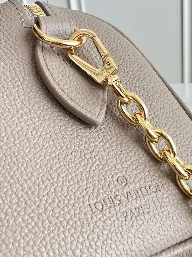 LV Speedy Bandoulière 20 in Monogram Empreinte Leather