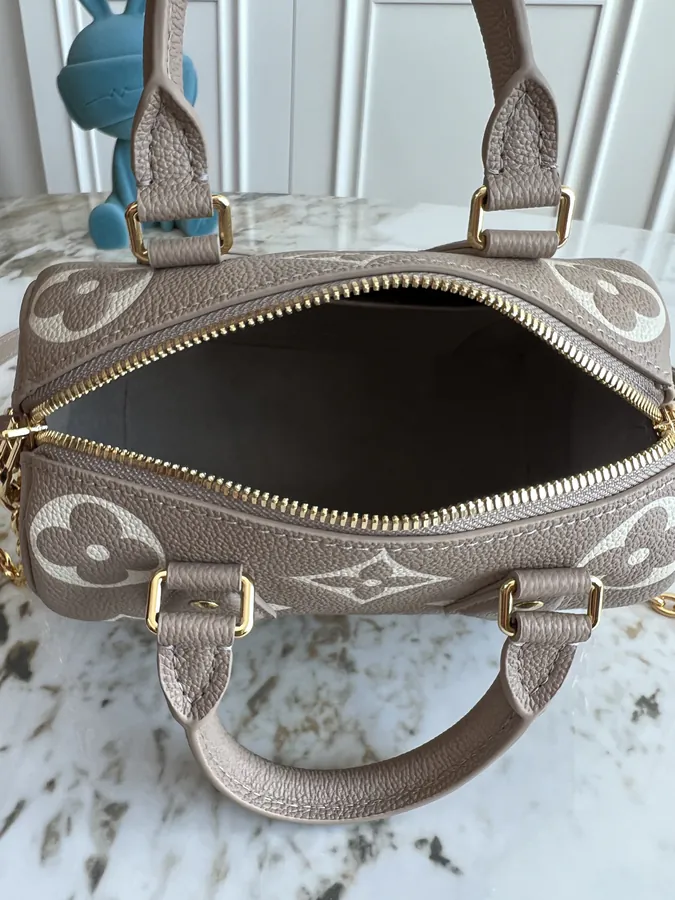 LV Speedy Bandoulière 20 in Monogram Empreinte Leather