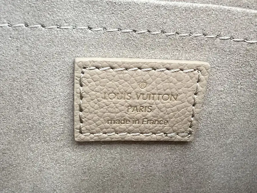 LV Speedy Bandoulière 20 in Monogram Empreinte Leather