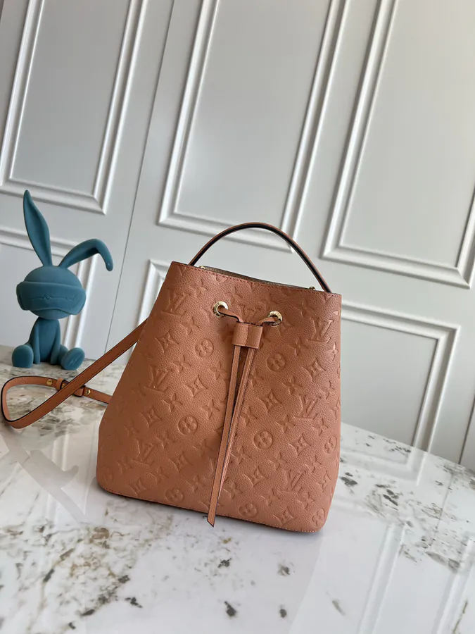 NéoNoé Midsize Bucket Bag with Monogram Empreinte