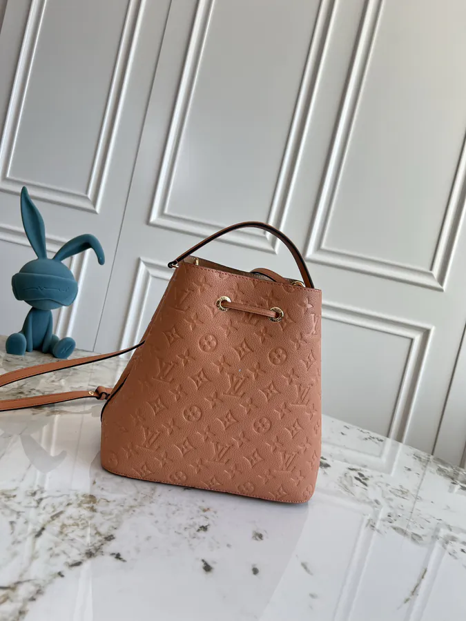NéoNoé Midsize Bucket Bag with Monogram Empreinte