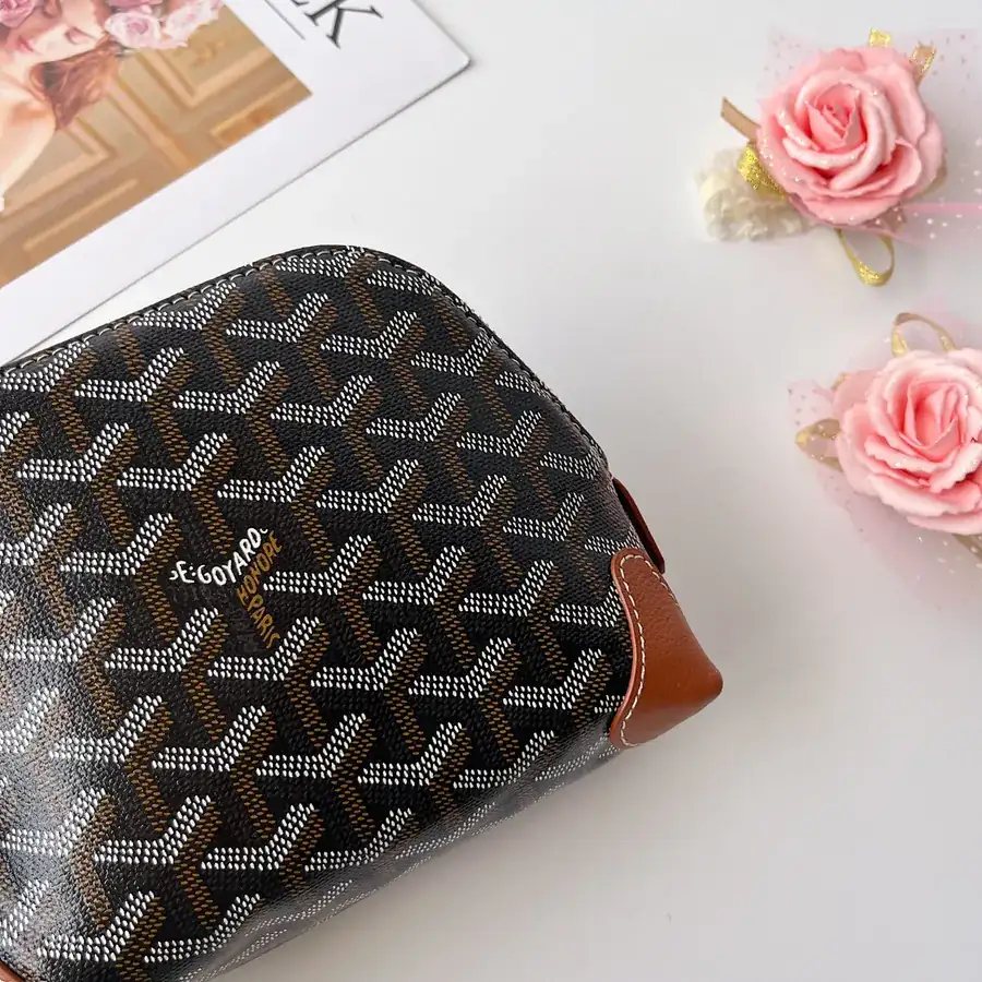 Vendome Pouch Mini Shell Shape Cosmetic Bag